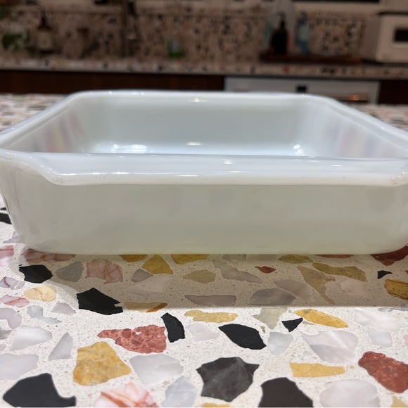 Vintage Anchor Hocking Milkglass, "Hildi Fruit" 8x8" 1-1/2qt Baking/Casserole. - Picture 4 of 5